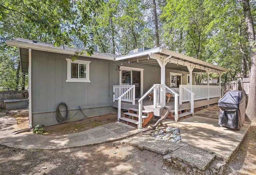 Charming Shasta Lake Retreat: Boat, Hike & Fish!