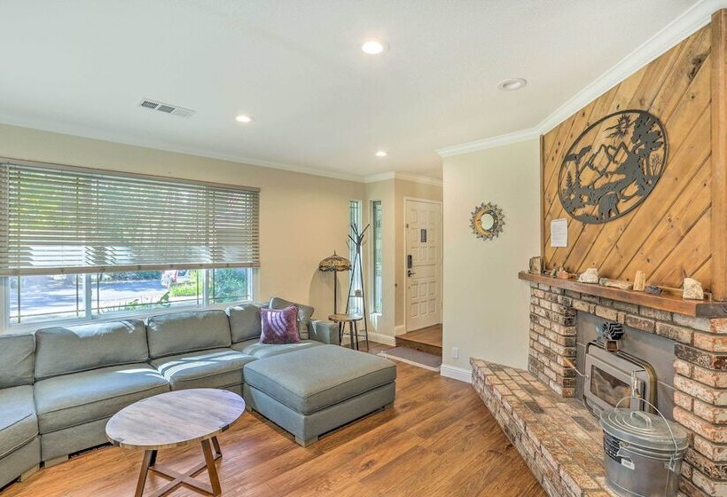 Charming Shasta Lake Retreat: Boat, Hike & Fish!