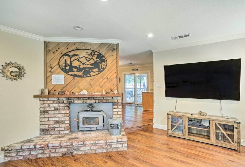 Charming Shasta Lake Retreat: Boat, Hike & Fish!