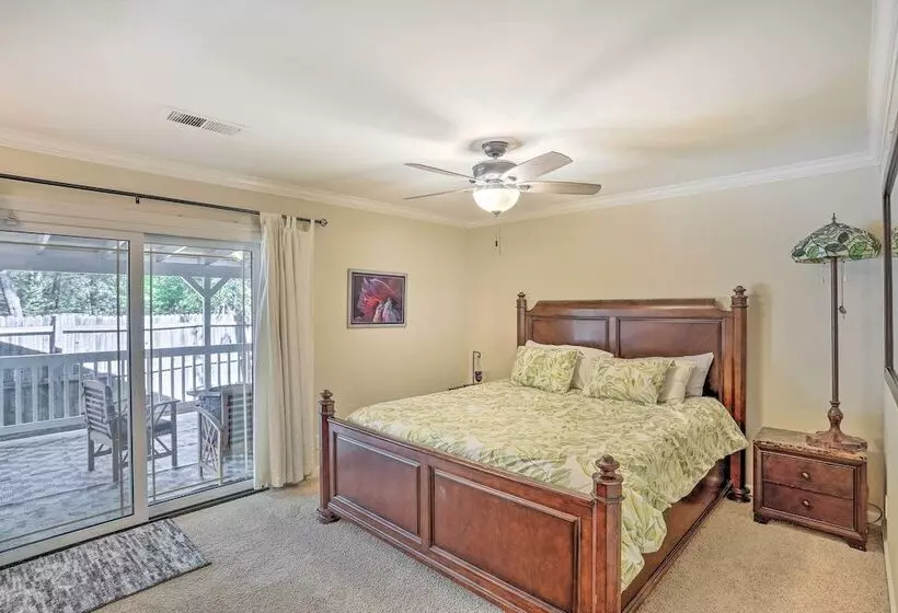 Charming Shasta Lake Retreat: Boat, Hike & Fish!