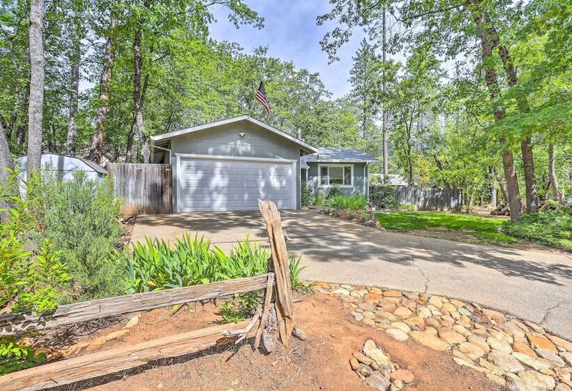 Charming Shasta Lake Retreat: Boat, Hike & Fish!