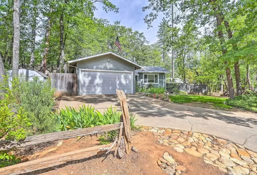 Charming Shasta Lake Retreat: Boat, Hike & Fish!