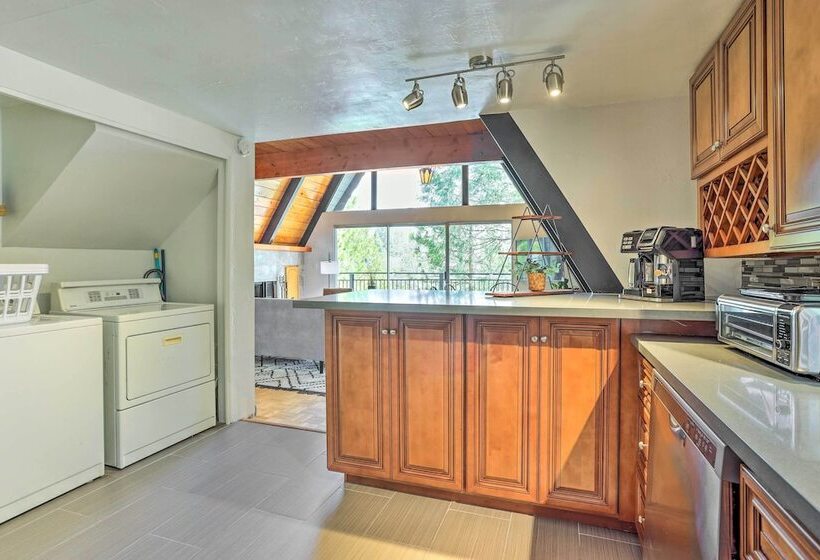 Chic A Frame Treehouse   3 Mi To Village!