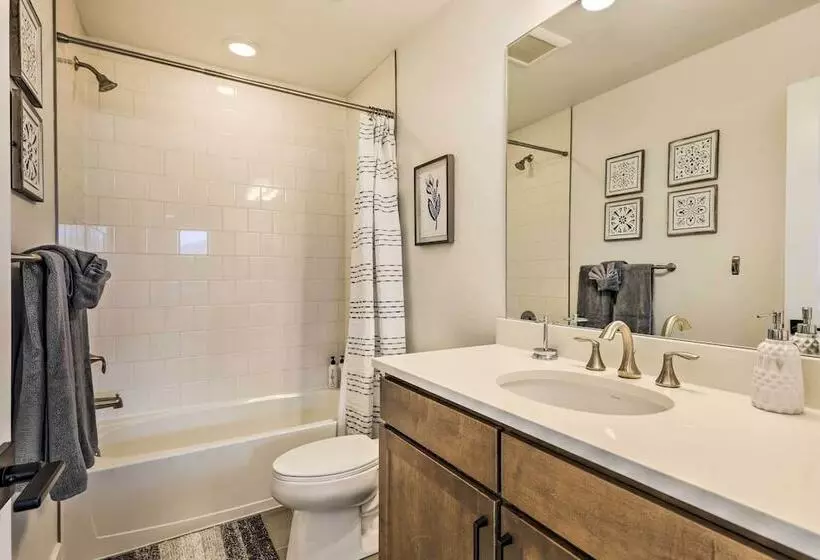 Furnished Deck & Hot Tub: Chic Granby Home!