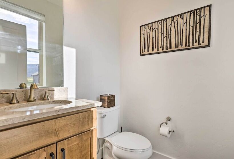 Furnished Deck & Hot Tub: Chic Granby Home!