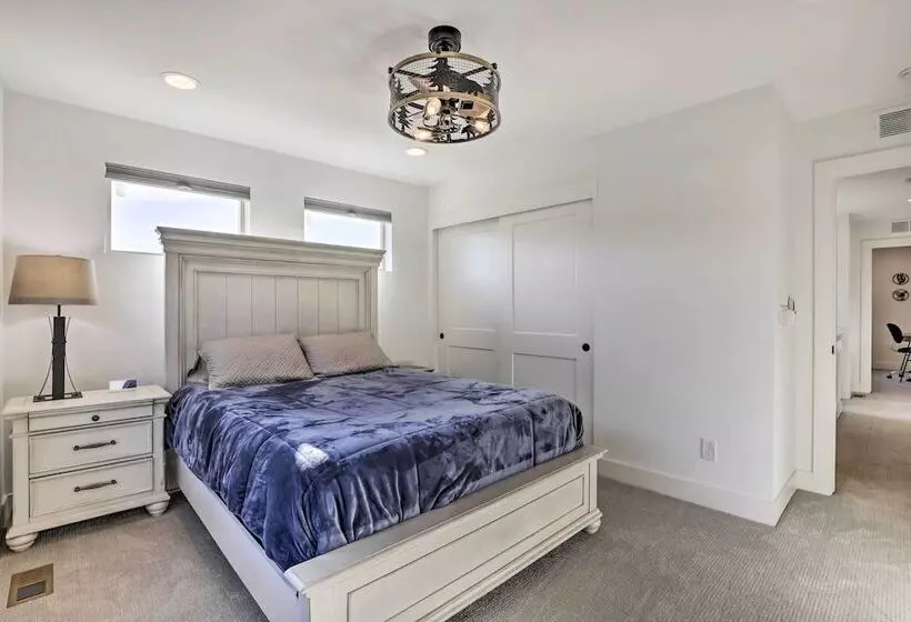 Furnished Deck & Hot Tub: Chic Granby Home!