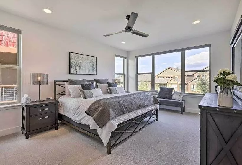 Furnished Deck & Hot Tub: Chic Granby Home!