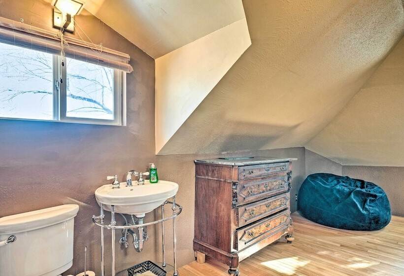 Colorado Springs Dwelling, Walk To Downtown!