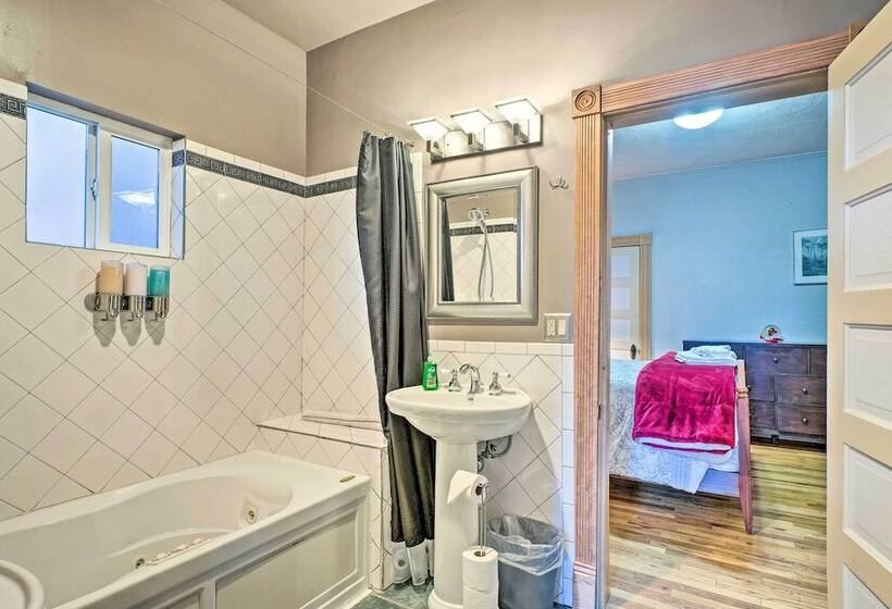 Colorado Springs Dwelling, Walk To Downtown!