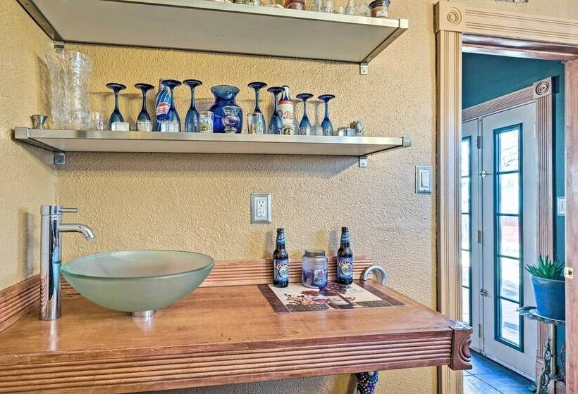 Colorado Springs Dwelling, Walk To Downtown!