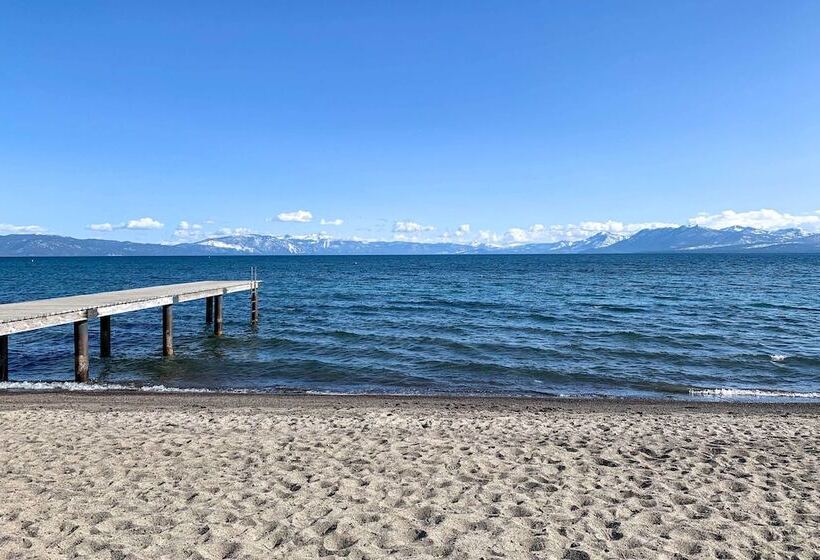 Cozy Tahoe City Home Near Famous Ski Resorts!