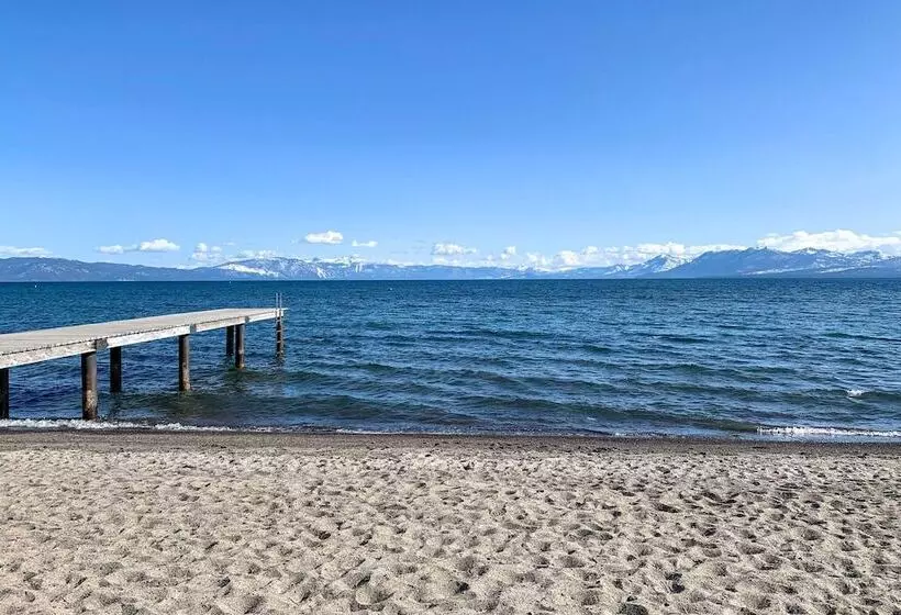 Cozy Tahoe City Home Near Famous Ski Resorts!