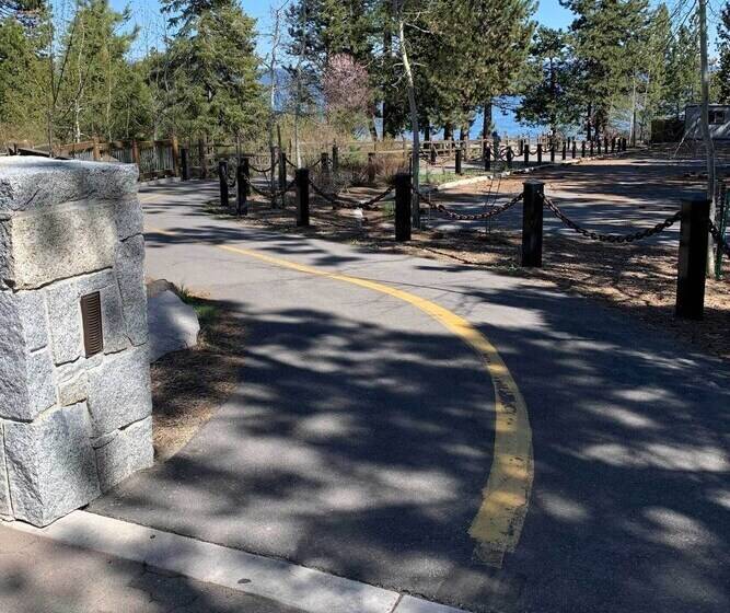 Cozy Tahoe City Home Near Famous Ski Resorts!