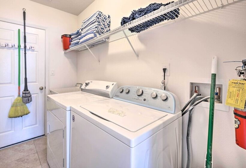 Dog Friendly Kissimmee Home W/ Lanai + Pool!