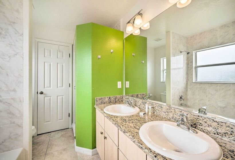 Dog Friendly Kissimmee Home W/ Lanai + Pool!