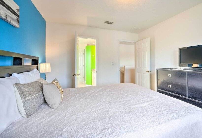 Dog Friendly Kissimmee Home W/ Lanai + Pool!