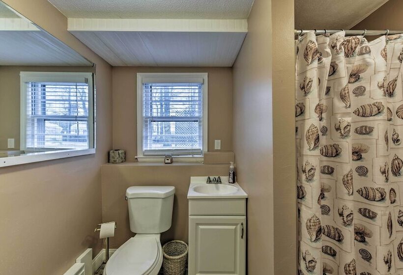 East Wareham Home W/ Pond Access & Private Dock