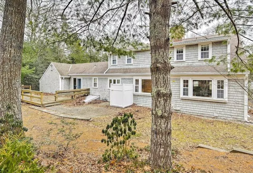 Mashpee Home W/ Beach Gear & Bbq: 2 Mi To Shore