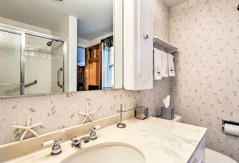 Mashpee Home W/ Beach Gear & Bbq: 2 Mi To Shore