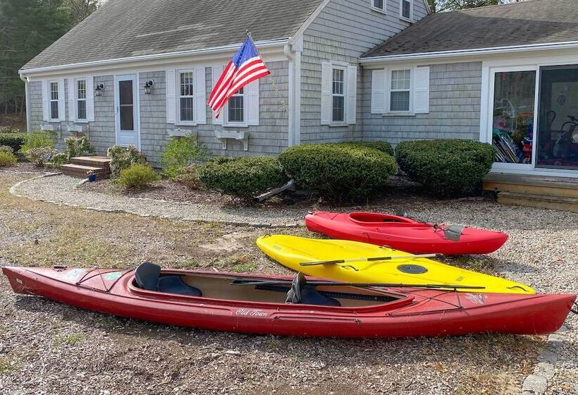 Mashpee Home W/ Beach Gear & Bbq: 2 Mi To Shore