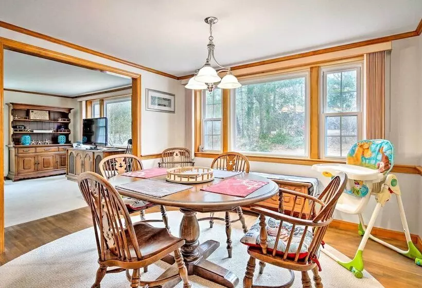 Mashpee Home W/ Beach Gear & Bbq: 2 Mi To Shore