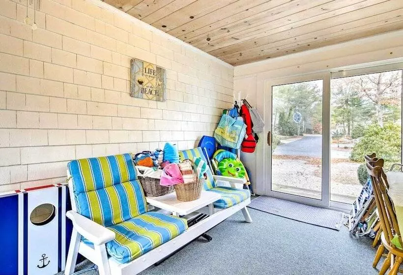 Mashpee Home W/ Beach Gear & Bbq: 2 Mi To Shore