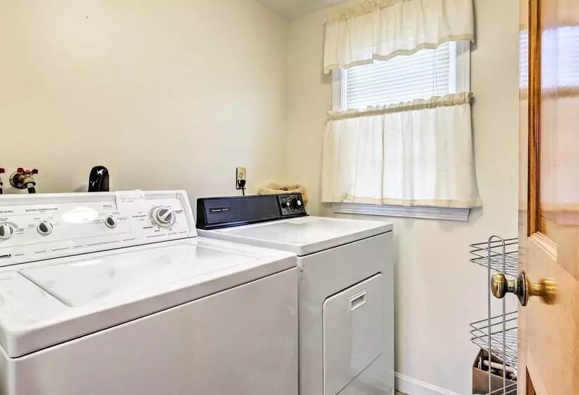 Mashpee Home W/ Beach Gear & Bbq: 2 Mi To Shore