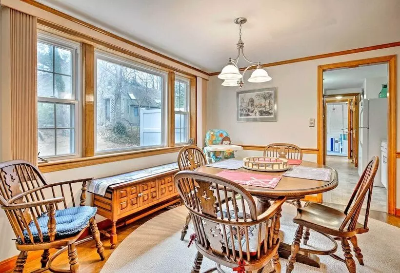 Mashpee Home W/ Beach Gear & Bbq: 2 Mi To Shore