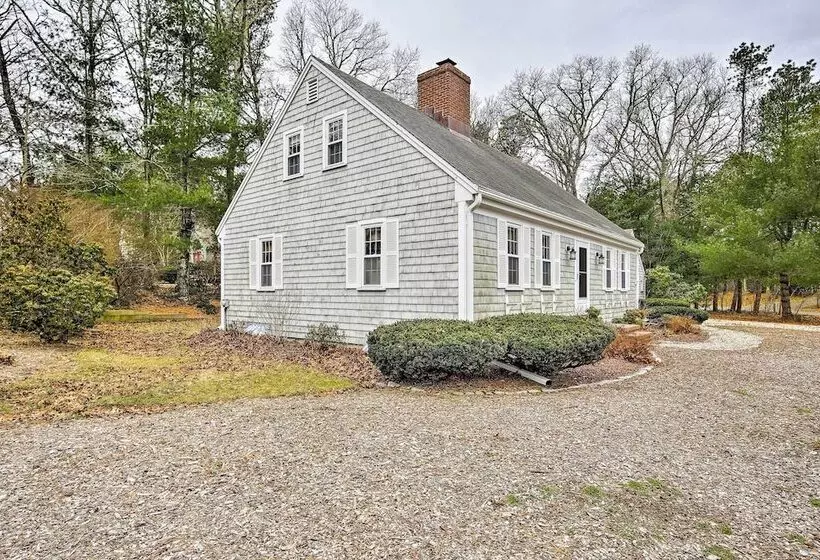 Mashpee Home W/ Beach Gear & Bbq: 2 Mi To Shore