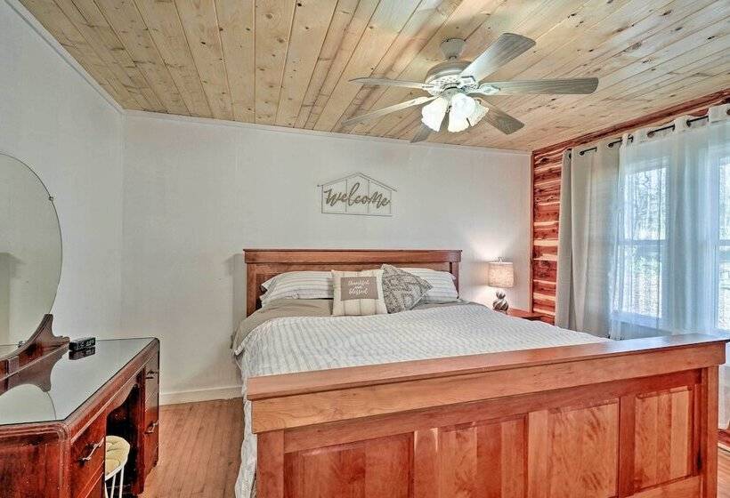 Flat Rock Cottage Near Hendersonville & Hiking