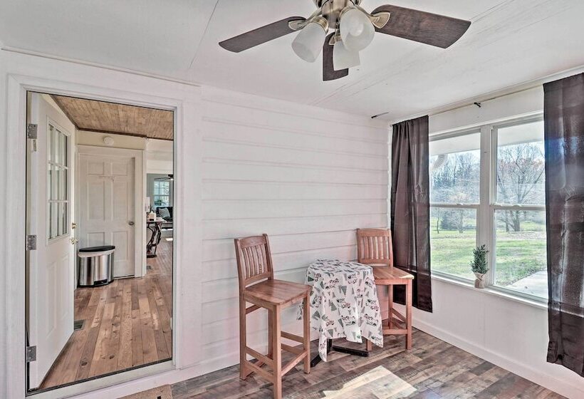 Flat Rock Cottage Near Hendersonville & Hiking