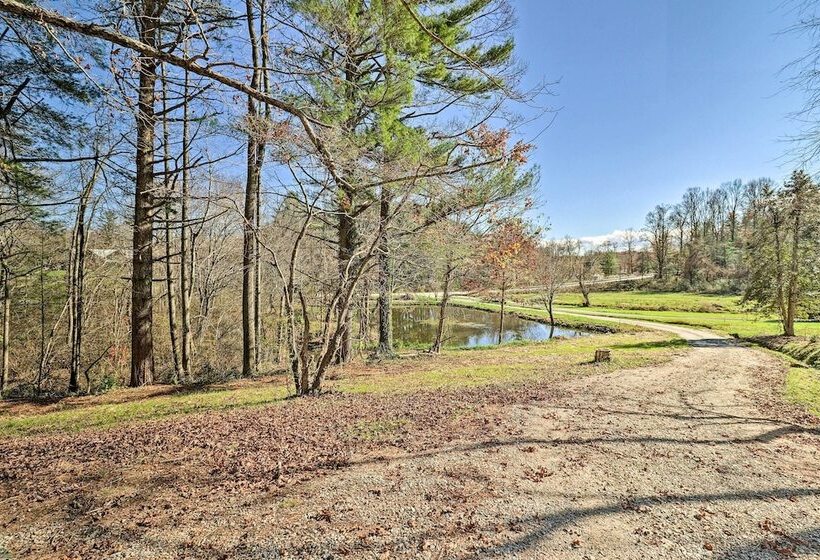 Flat Rock Cottage Near Hendersonville & Hiking