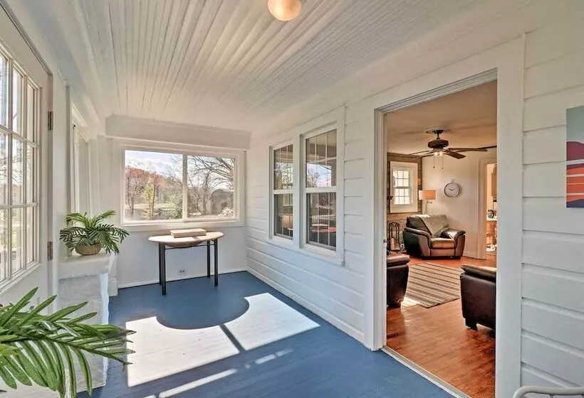 Flat Rock Cottage Near Hendersonville & Hiking