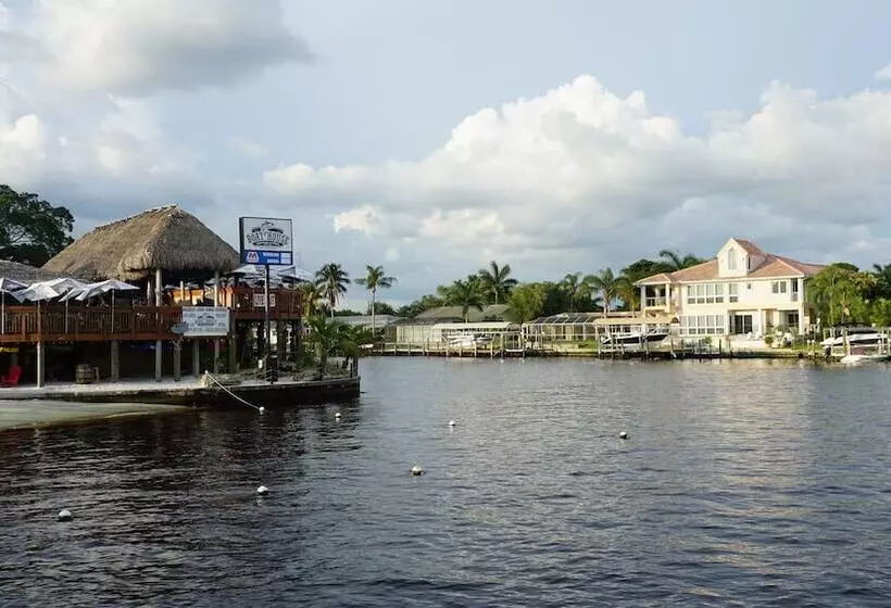Gorgeous Cape Coral Duplex Home W/ Modern Interior