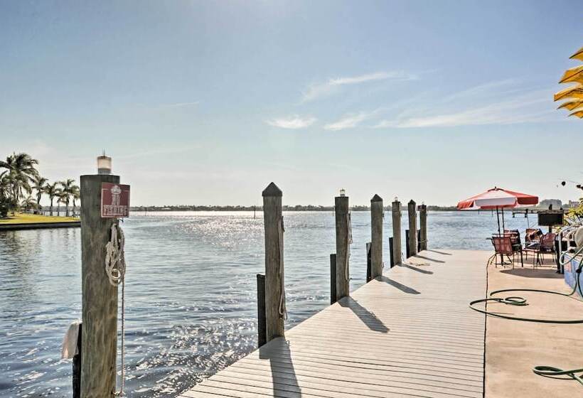 Gorgeous Cape Coral Duplex Home W/ Modern Interior