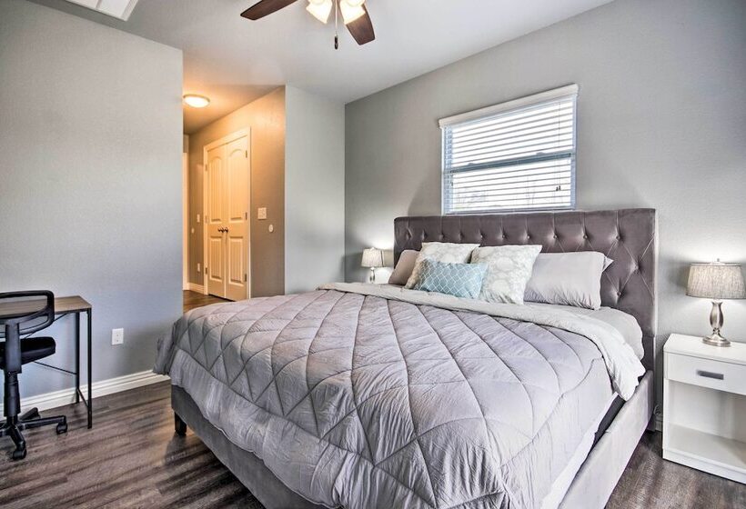 Home: Grassy Yard, Walk To Bentonville Square