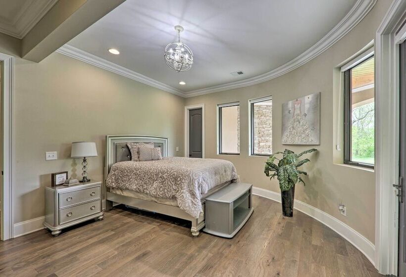 Huge Lebanon Estate W/ Resort Style Amenities