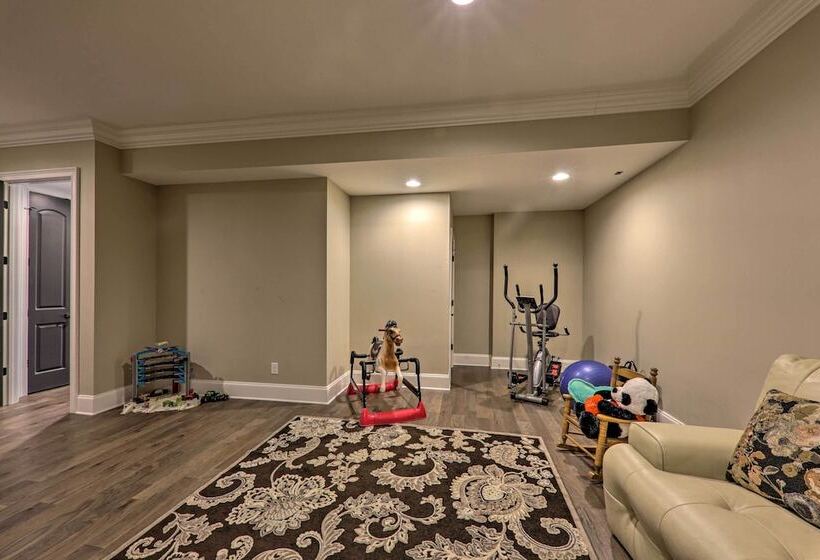 Huge Lebanon Estate W/ Resort Style Amenities