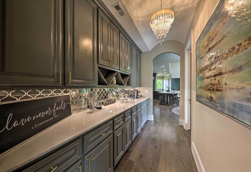 Huge Lebanon Estate W/ Resort Style Amenities