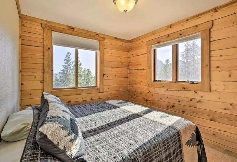 Idaho Springs Cabin W/ Gorgeous Mtn Views!