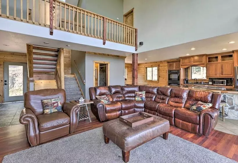 Idaho Springs Cabin W/ Gorgeous Mtn Views!