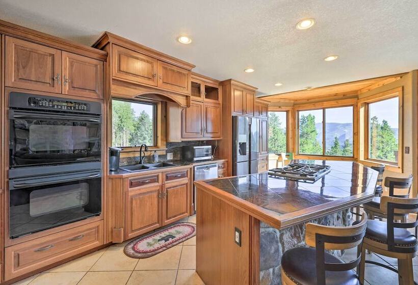 Idaho Springs Cabin W/ Gorgeous Mtn Views!