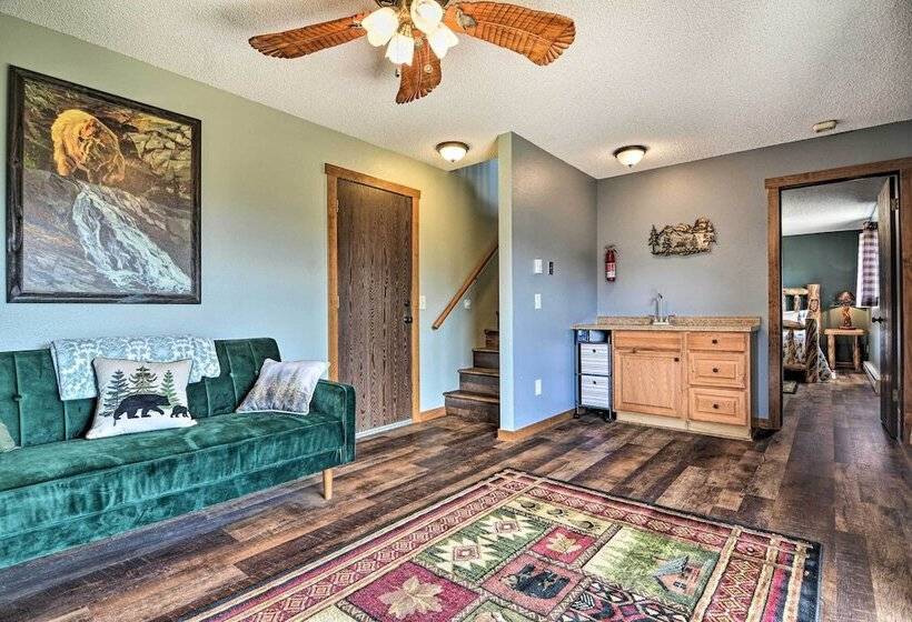 Idyllic Cabin W/ Grill & Panoramic Mtn Views!