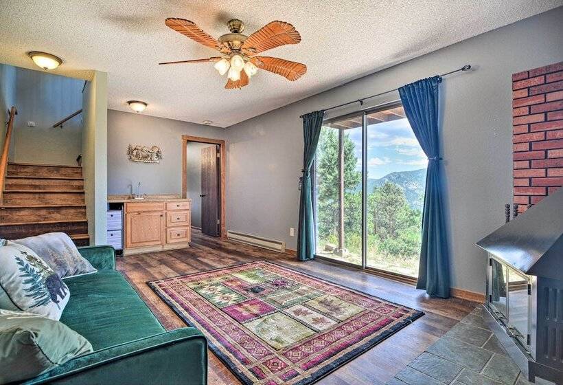Idyllic Cabin W/ Grill & Panoramic Mtn Views!