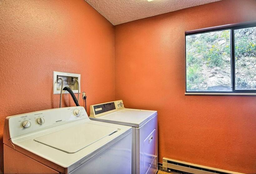 Idyllic Cabin W/ Grill & Panoramic Mtn Views!