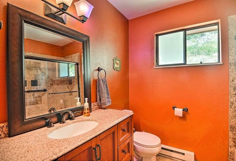 Idyllic Cabin W/ Grill & Panoramic Mtn Views!