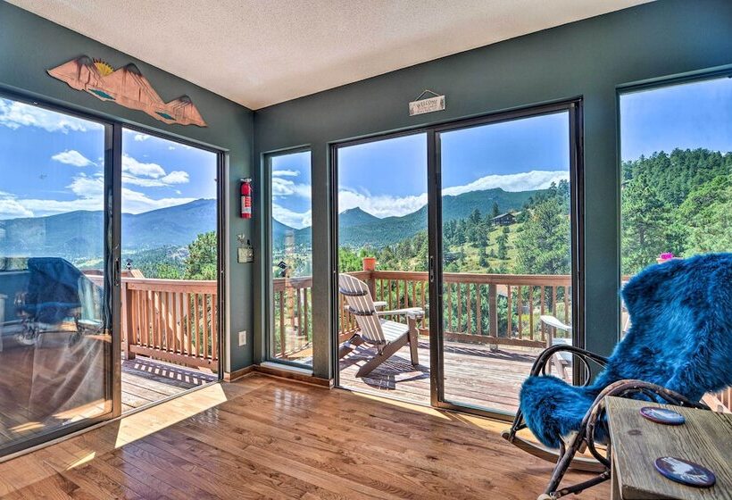 Idyllic Cabin W/ Grill & Panoramic Mtn Views!