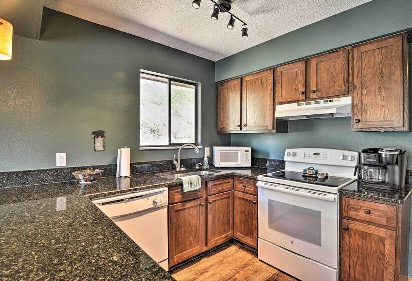 Idyllic Cabin W/ Grill & Panoramic Mtn Views!