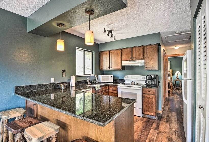 Idyllic Cabin W/ Grill & Panoramic Mtn Views!