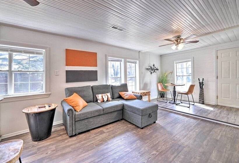 Idyllic Fayetteville Home   Walk To Ua Campus!